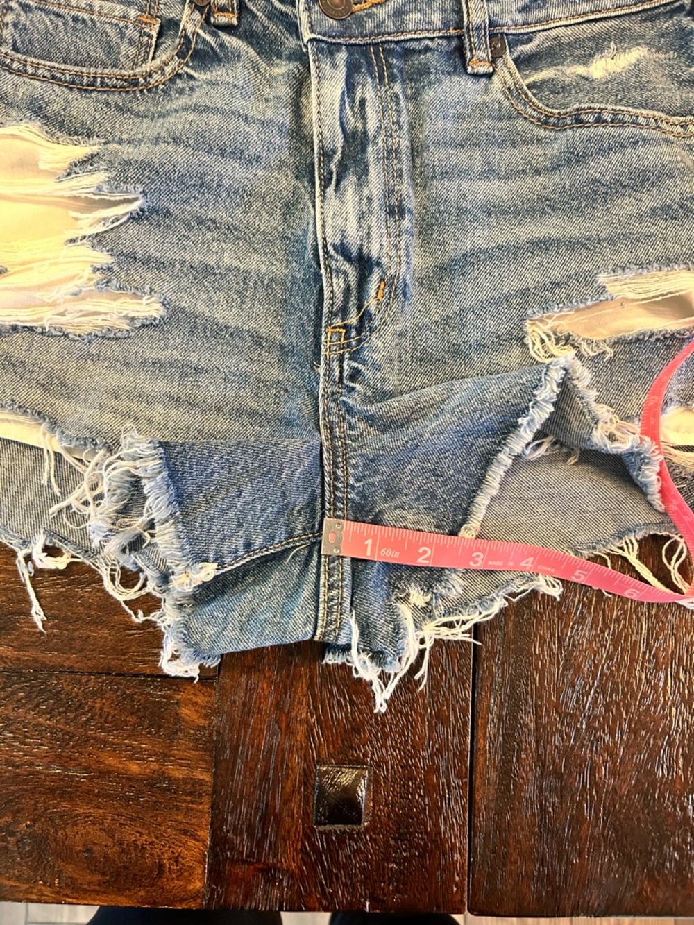 American Eagle Outfitters Strigid Mom Light Blue Distressed Denim Jean Shorts - Picture 10 of 10